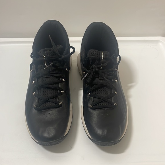 Men’s black Under Armor shoes - Picture 3 of 7